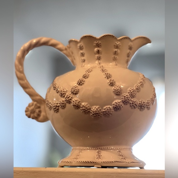 RARE Juliska Jardins du Monde Whitewash Garland Pitcher - Picture 6 of 8